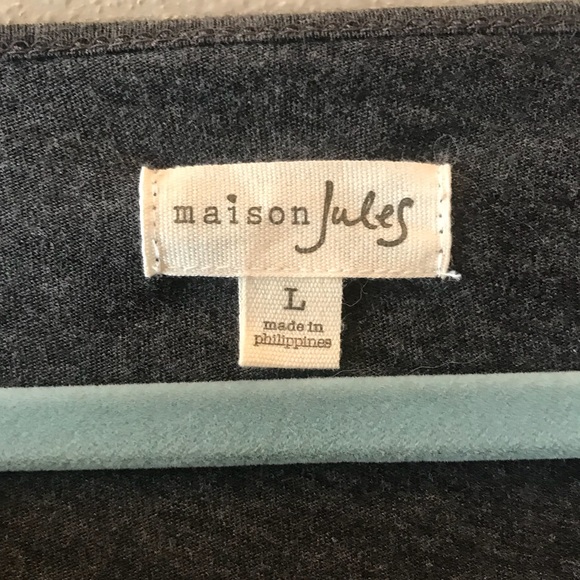 Gray Long Sleeve with Floral Detail - Picture 4 of 4